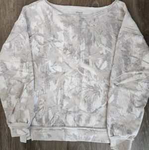 Hollister Women's Cream Leaf Print Sweatshirt
